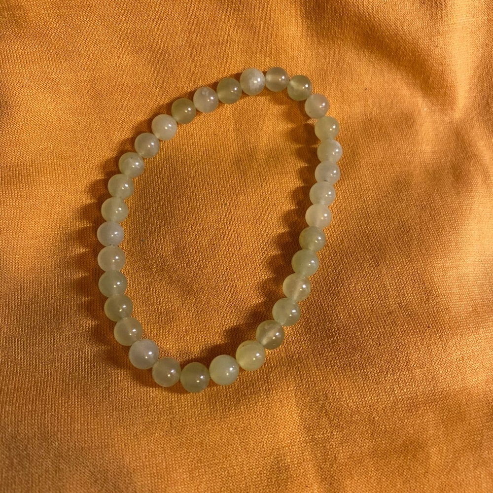 Beautiful stone stretch bracelet